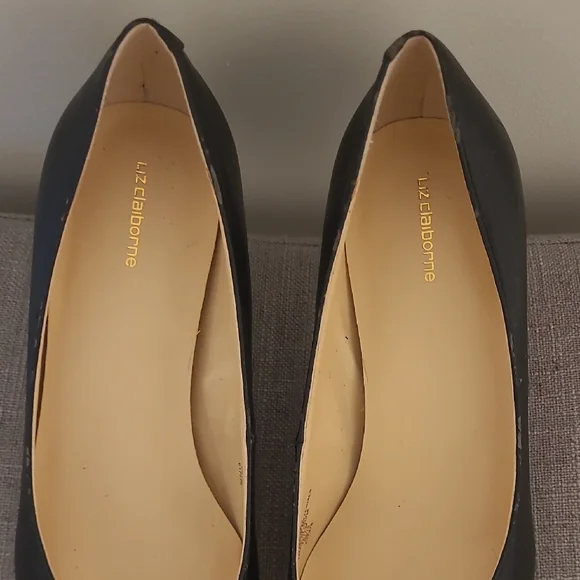 Liz Claiborne Black Heels - Picture 2 of 8